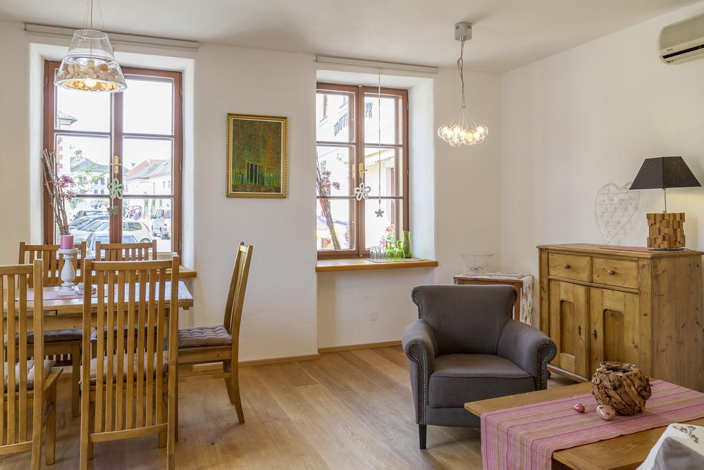 Unser Rosa Haus Fuer Sie