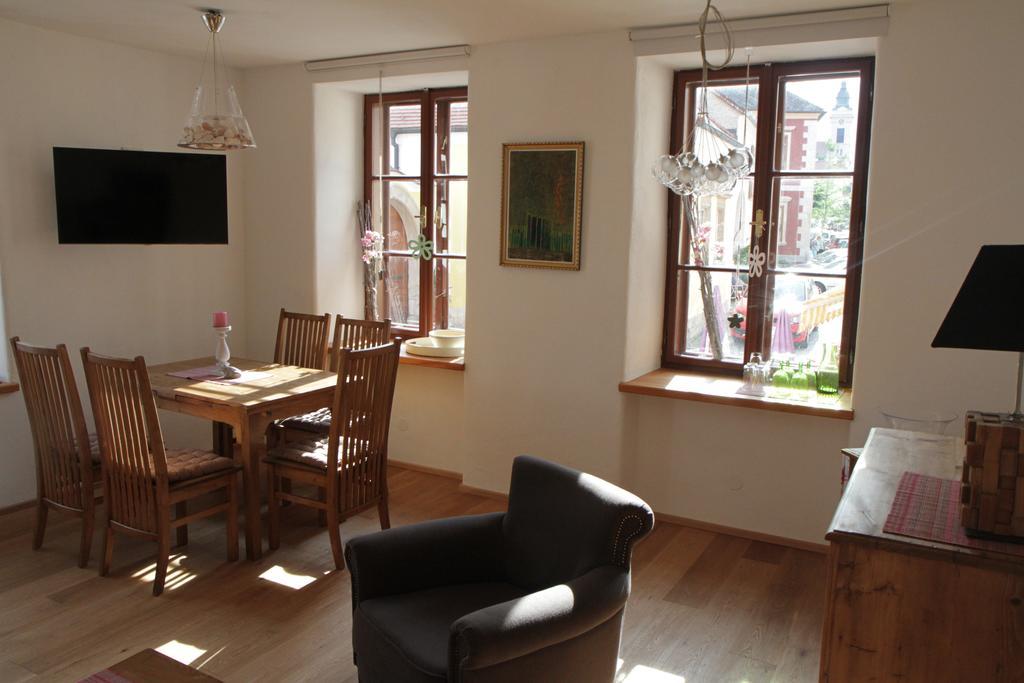 Appartement Unser Rosa Haus Fuer Sie *